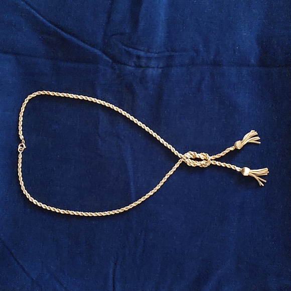 Vintage Gold Tone Lovers Knot Chain Necklace - Picture 3 of 6